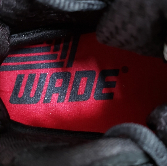 Converse Dwayne Wade 1.3 Mid Black/Red Men's 7.5 - Picture 9 of 9